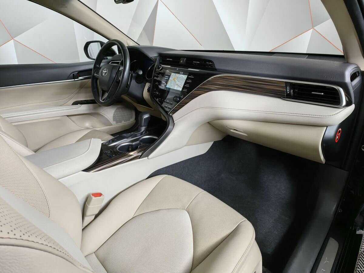 Toyota Camry 2020 года с пробегом. Фото: #8