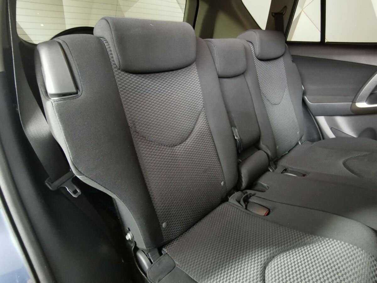 Toyota RAV4 2011 года с пробегом. Фото: #12