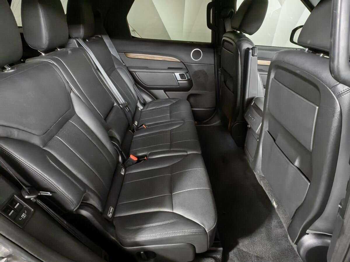 Land Rover Discovery 2018 года с пробегом. Фото: #11
