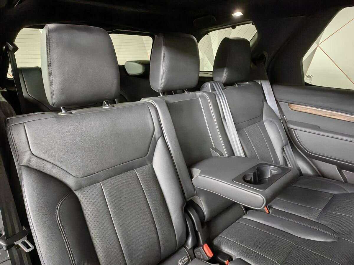 Land Rover Discovery 2018 года с пробегом. Фото: #12