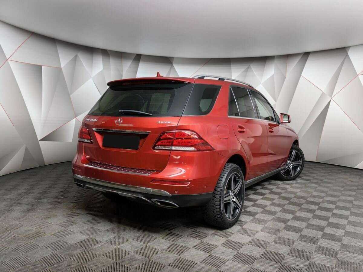 Mercedes-Benz GLE 2015 года с пробегом. Фото: #1