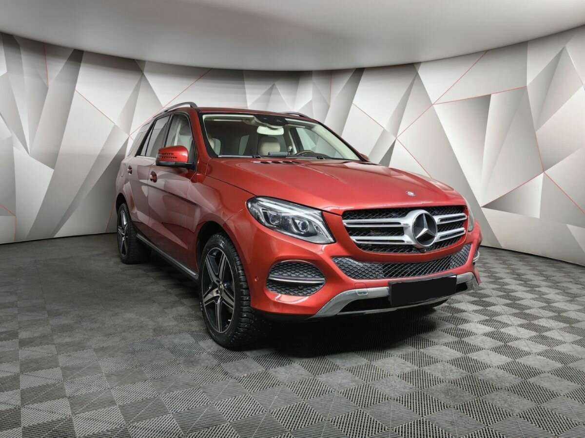 Mercedes-Benz GLE 2015 года с пробегом. Фото: #2
