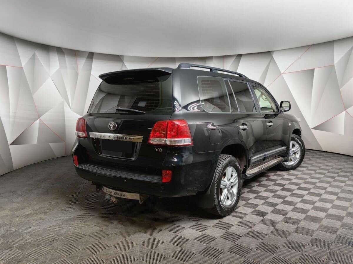 Toyota Land Cruiser 2011 года с пробегом. Фото: #1