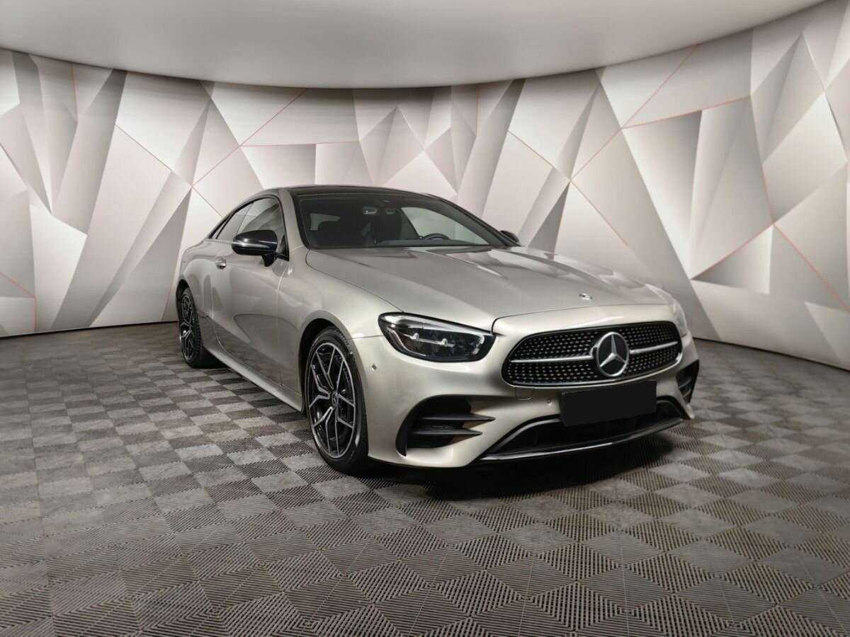 Mercedes-Benz E-Класс 2020 года с пробегом. Фото: #2