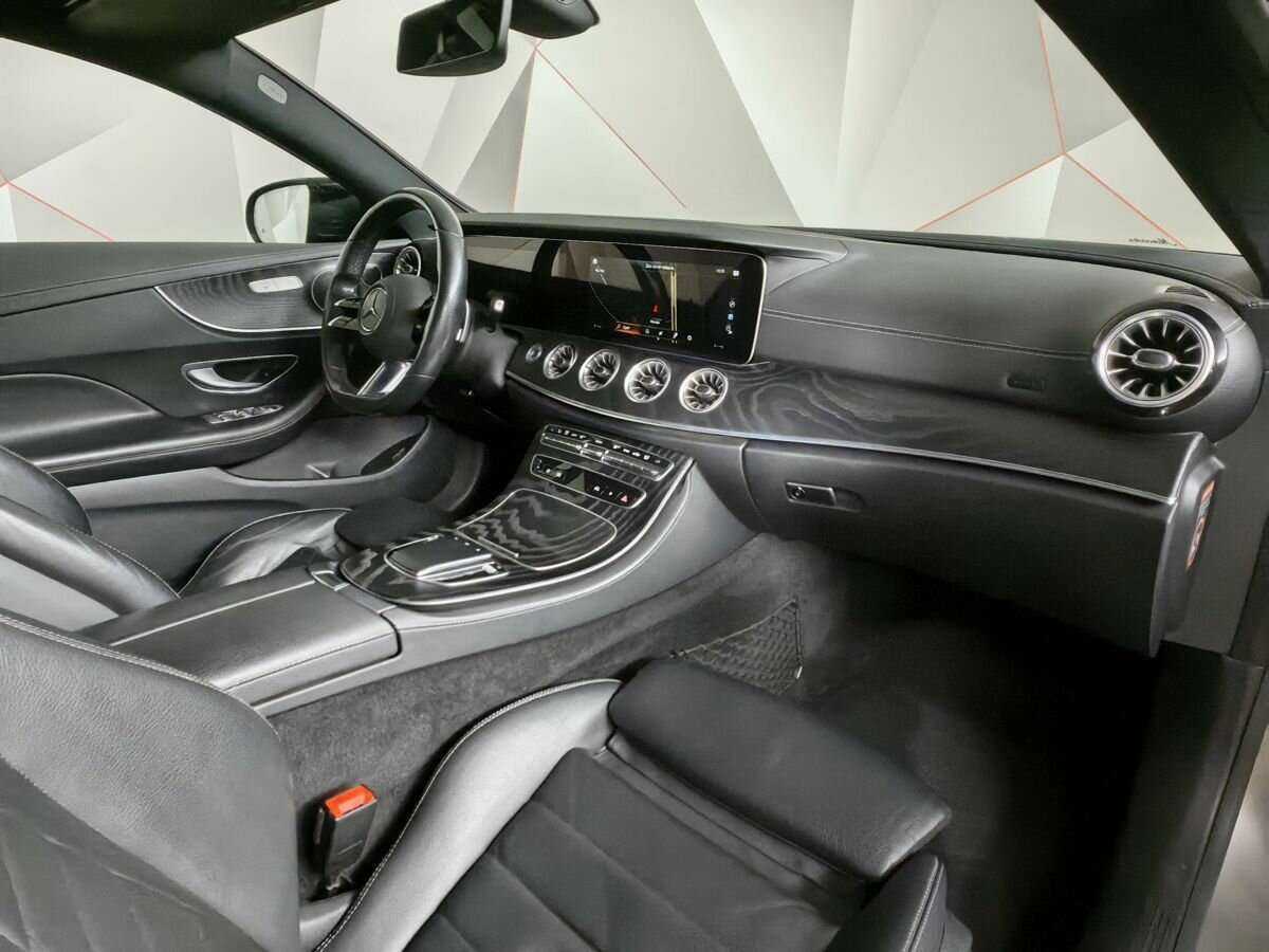 Mercedes-Benz E-Класс 2020 года с пробегом. Фото: #9