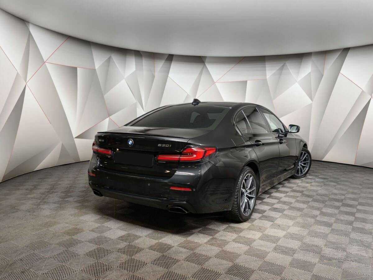 BMW 5 серии 2020 года с пробегом. Фото: #1