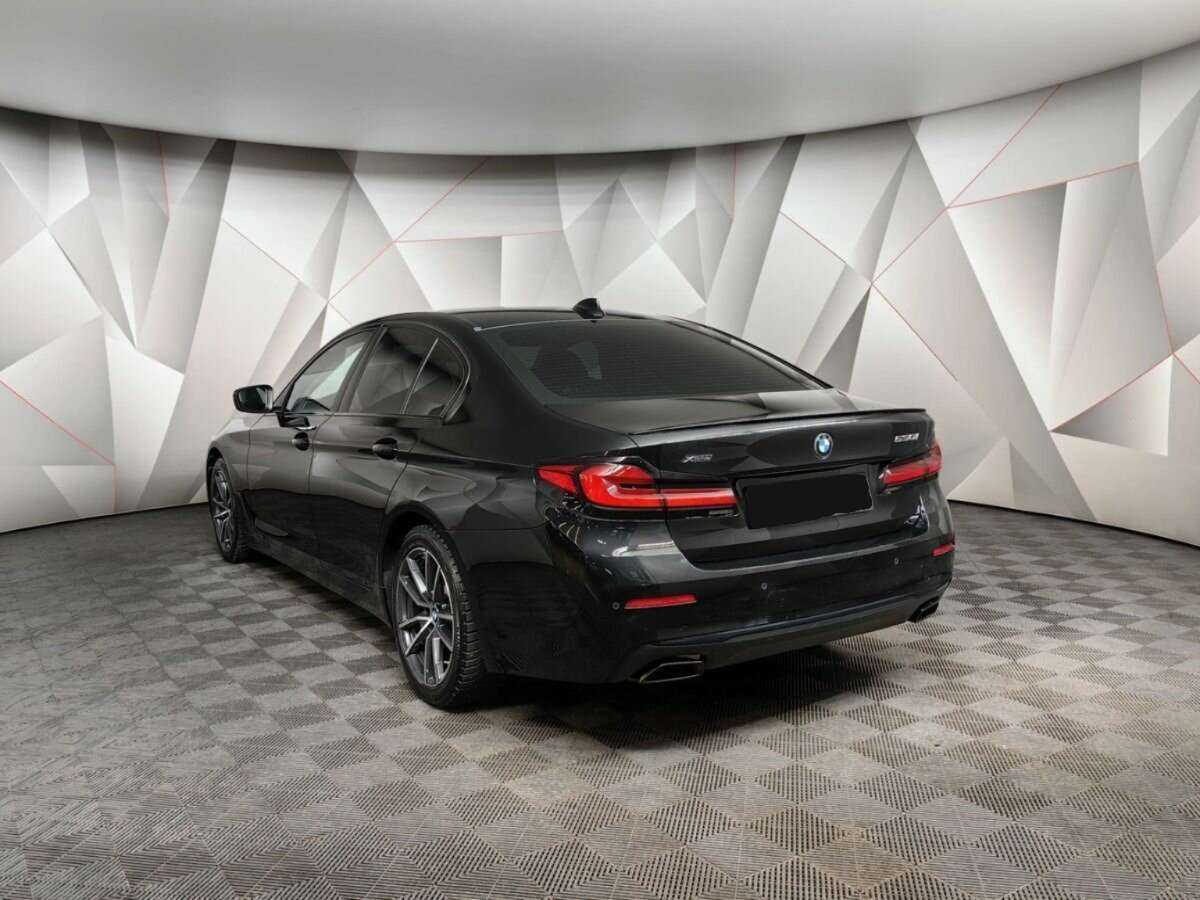 BMW 5 серии 2020 года с пробегом. Фото: #3