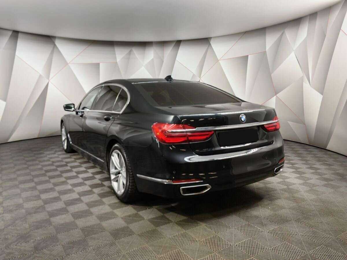 BMW 7 серии 2017 года с пробегом. Фото: #3