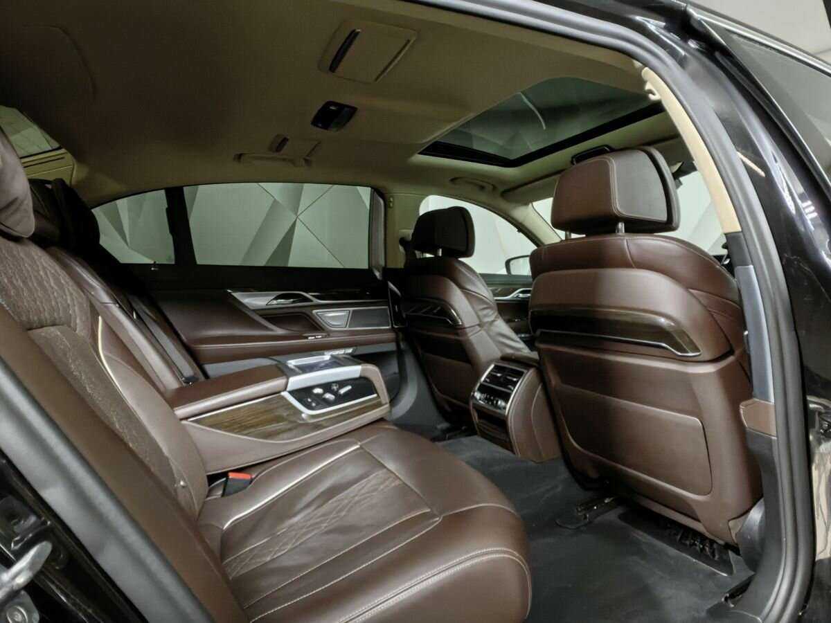 BMW 7 серии 2017 года с пробегом. Фото: #10