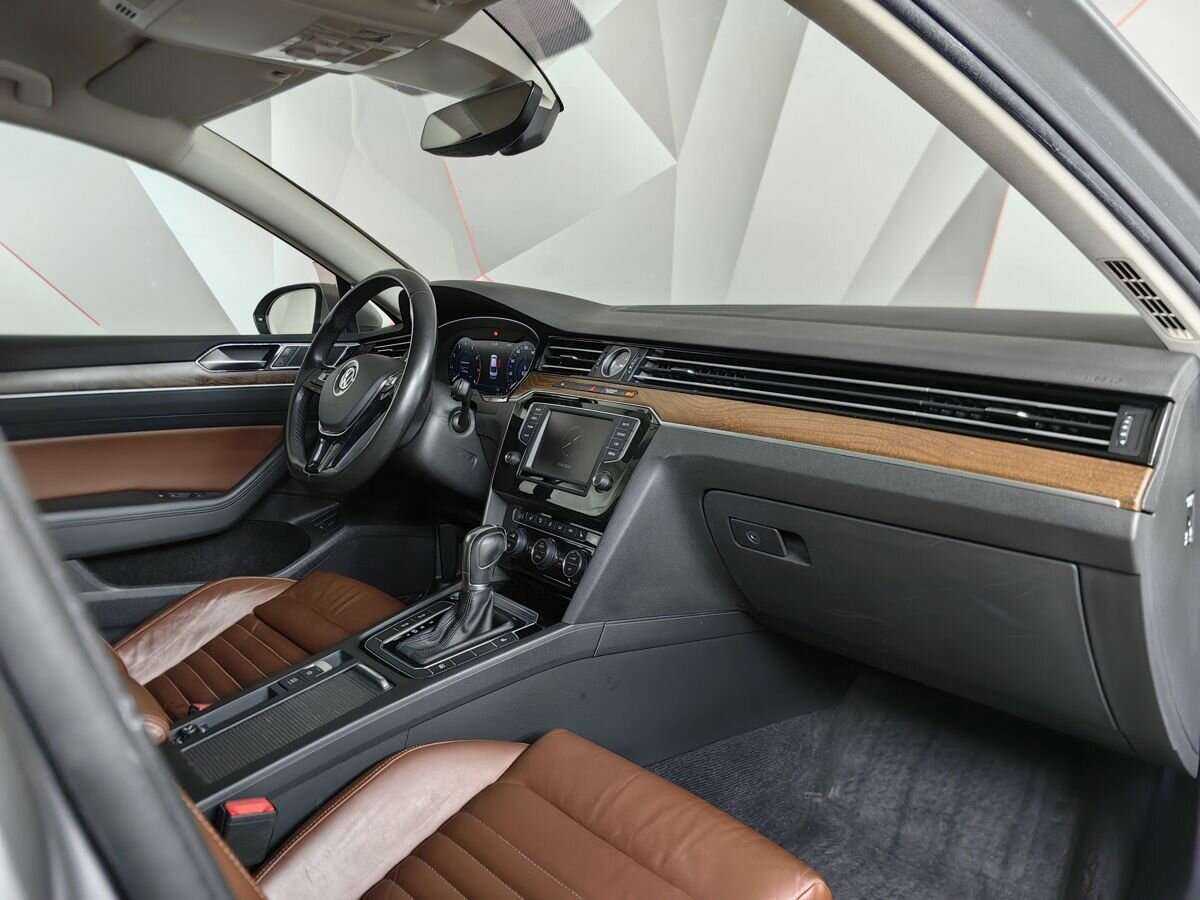 Volkswagen Passat 2017 года с пробегом. Фото: #8