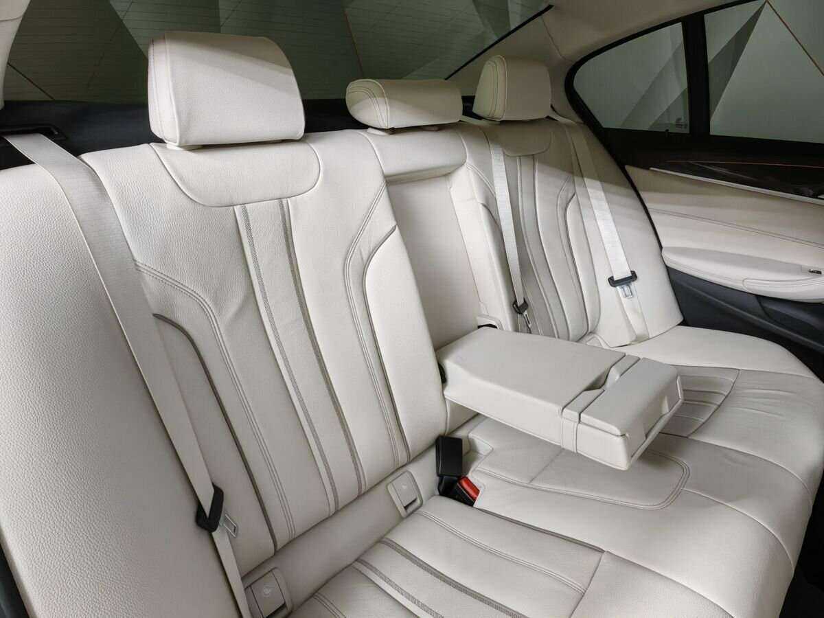 BMW 5 серии 2017 года с пробегом. Фото: #12