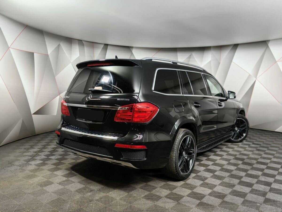 Mercedes-Benz GL-Класс 2015 года с пробегом. Фото: #1