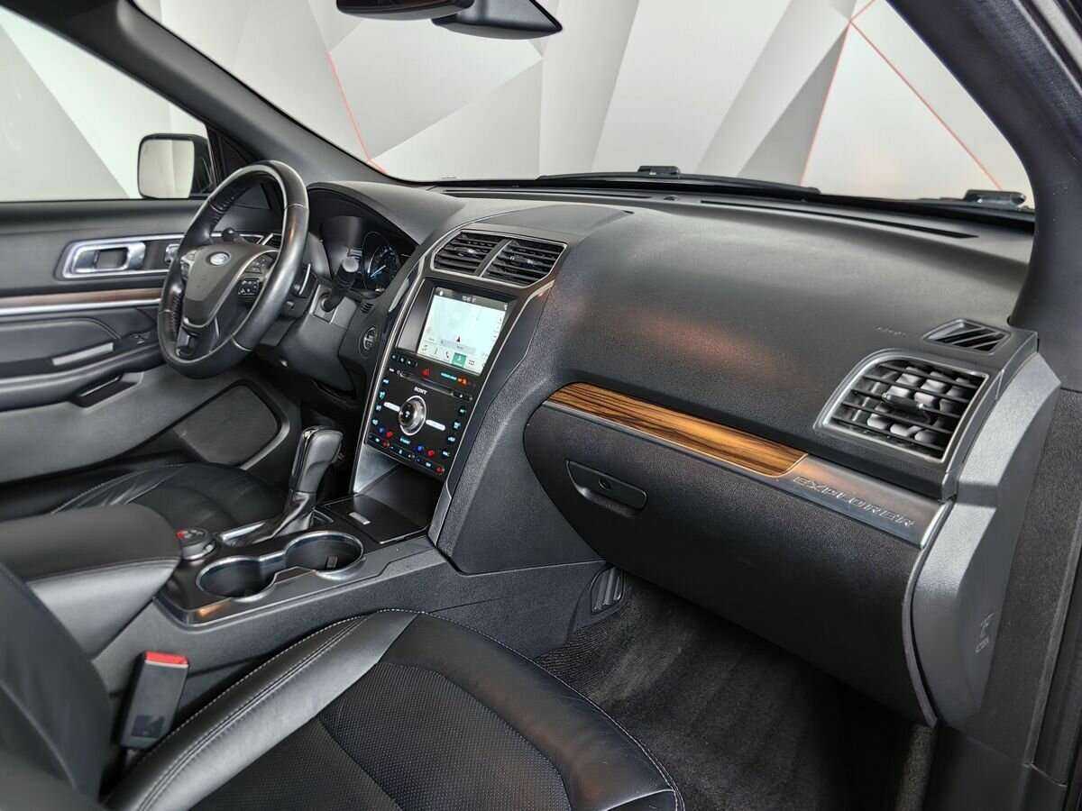 Ford Explorer 2017 года с пробегом. Фото: #8