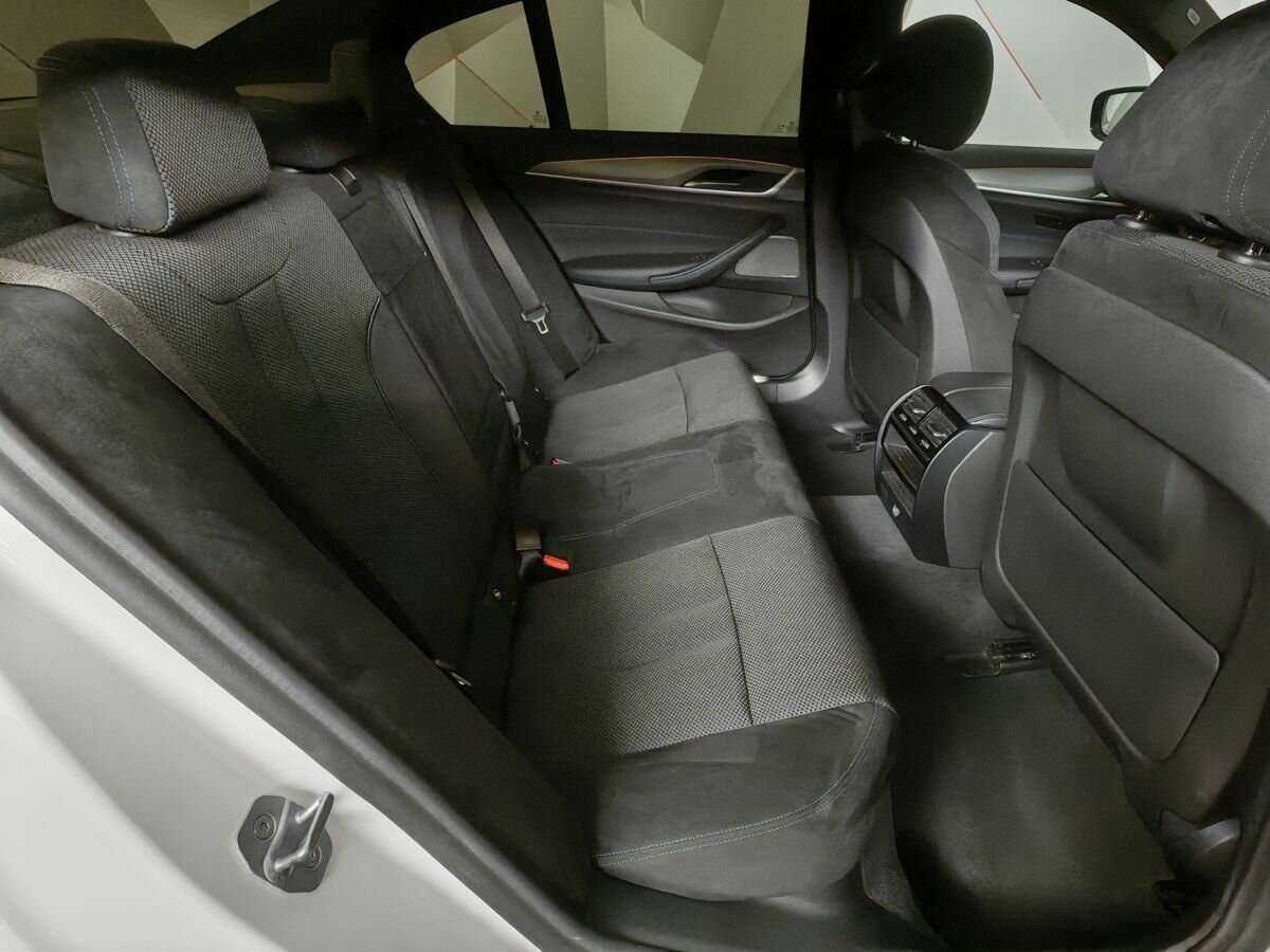 BMW 5 серии 2019 года с пробегом. Фото: #9