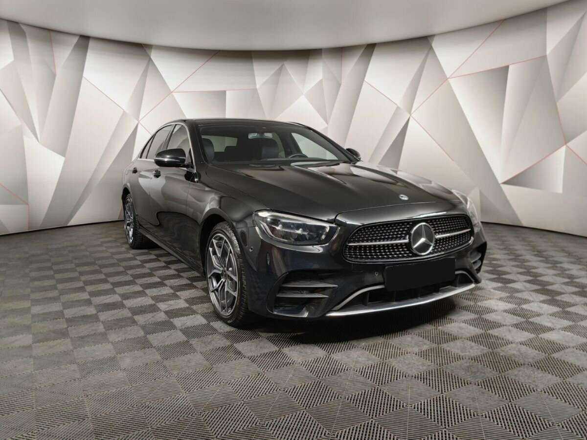 Mercedes-Benz E-Класс 2021 года с пробегом. Фото: #2
