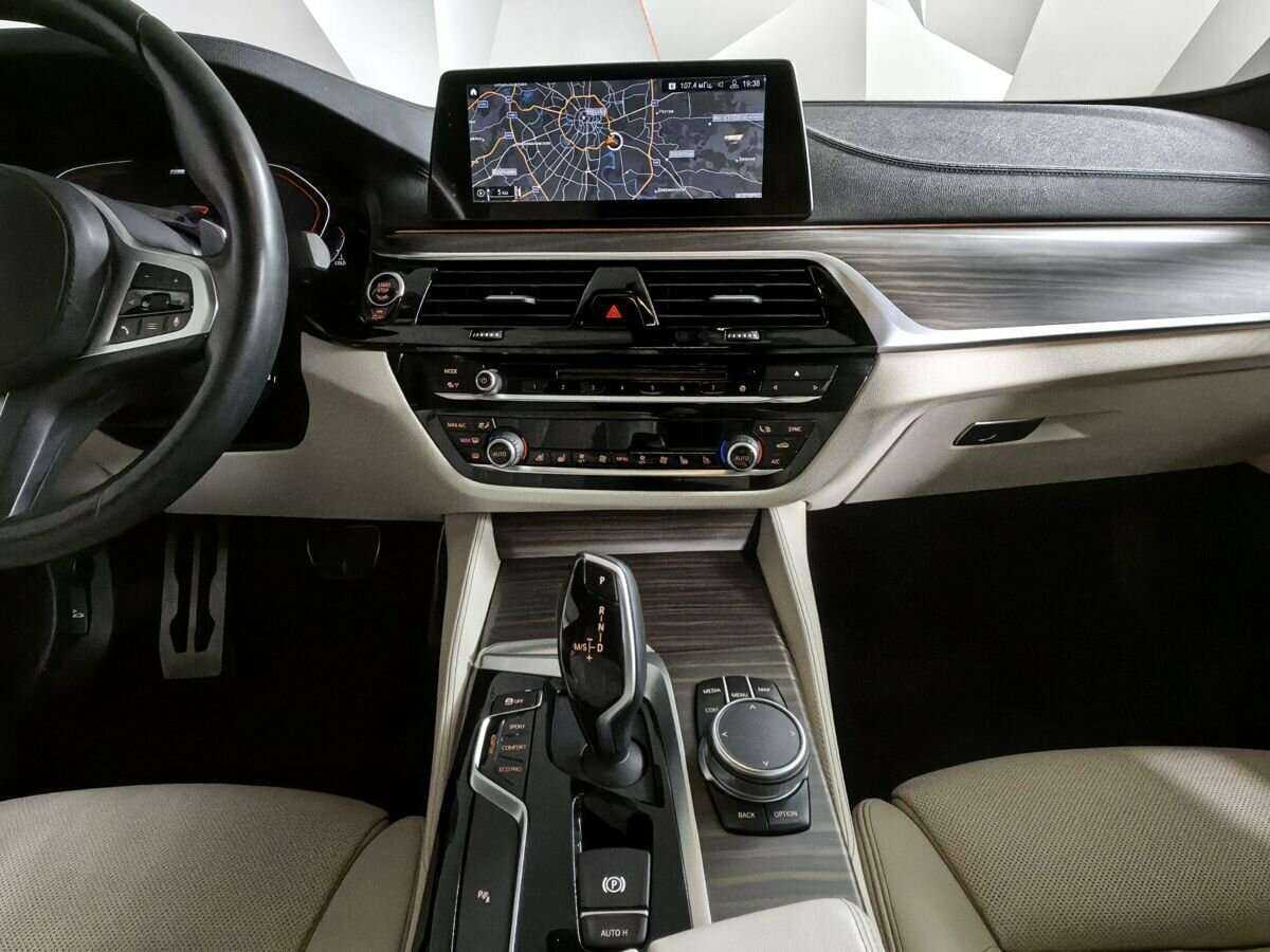 BMW 5 серии 2019 года с пробегом. Фото: #10