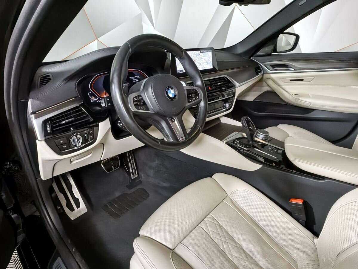 BMW 5 серии 2019 года с пробегом. Фото: #13