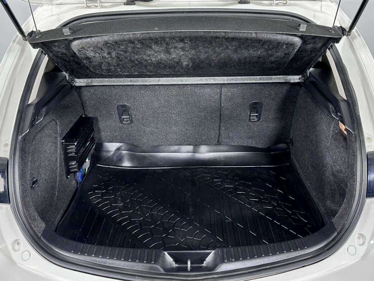 Mazda 3 2011 года с пробегом. Фото: #16