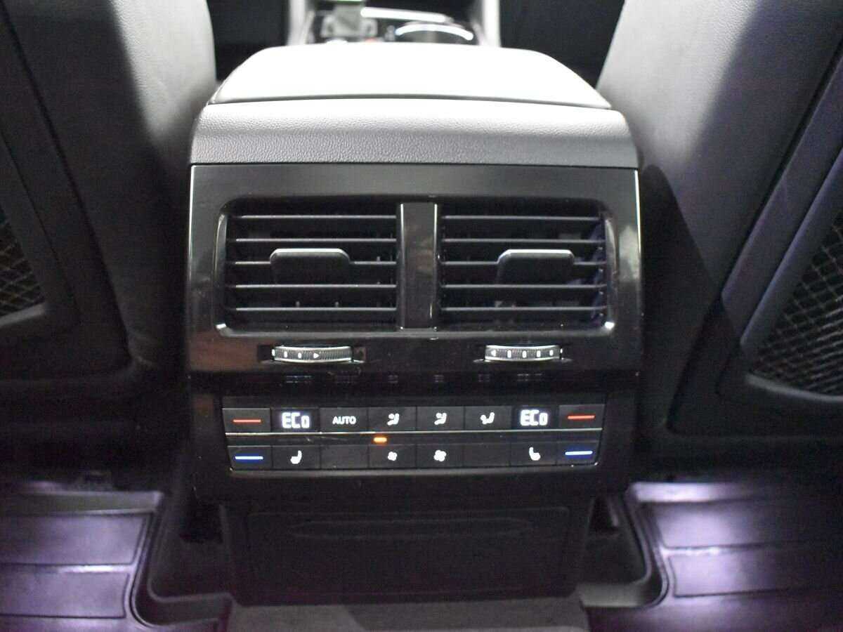 Volkswagen Touareg 2019 года с пробегом. Фото: #16