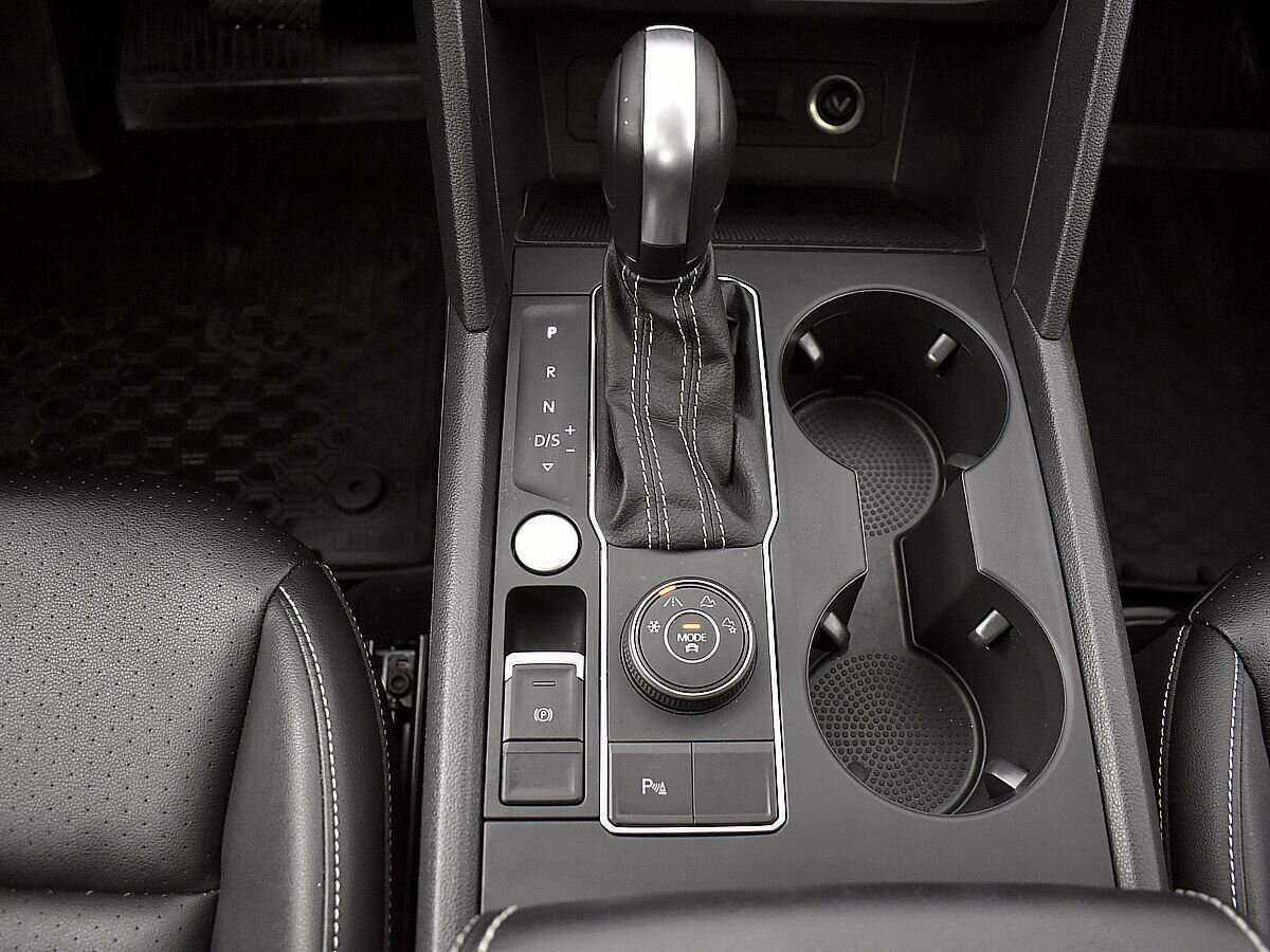 Volkswagen Teramont 2021 года с пробегом. Фото: #16