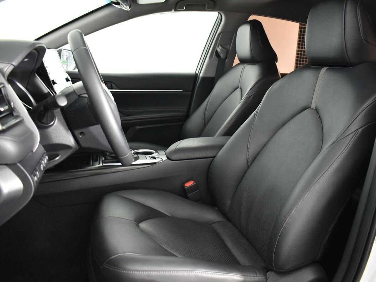 Toyota Camry 2021 года с пробегом. Фото: #6