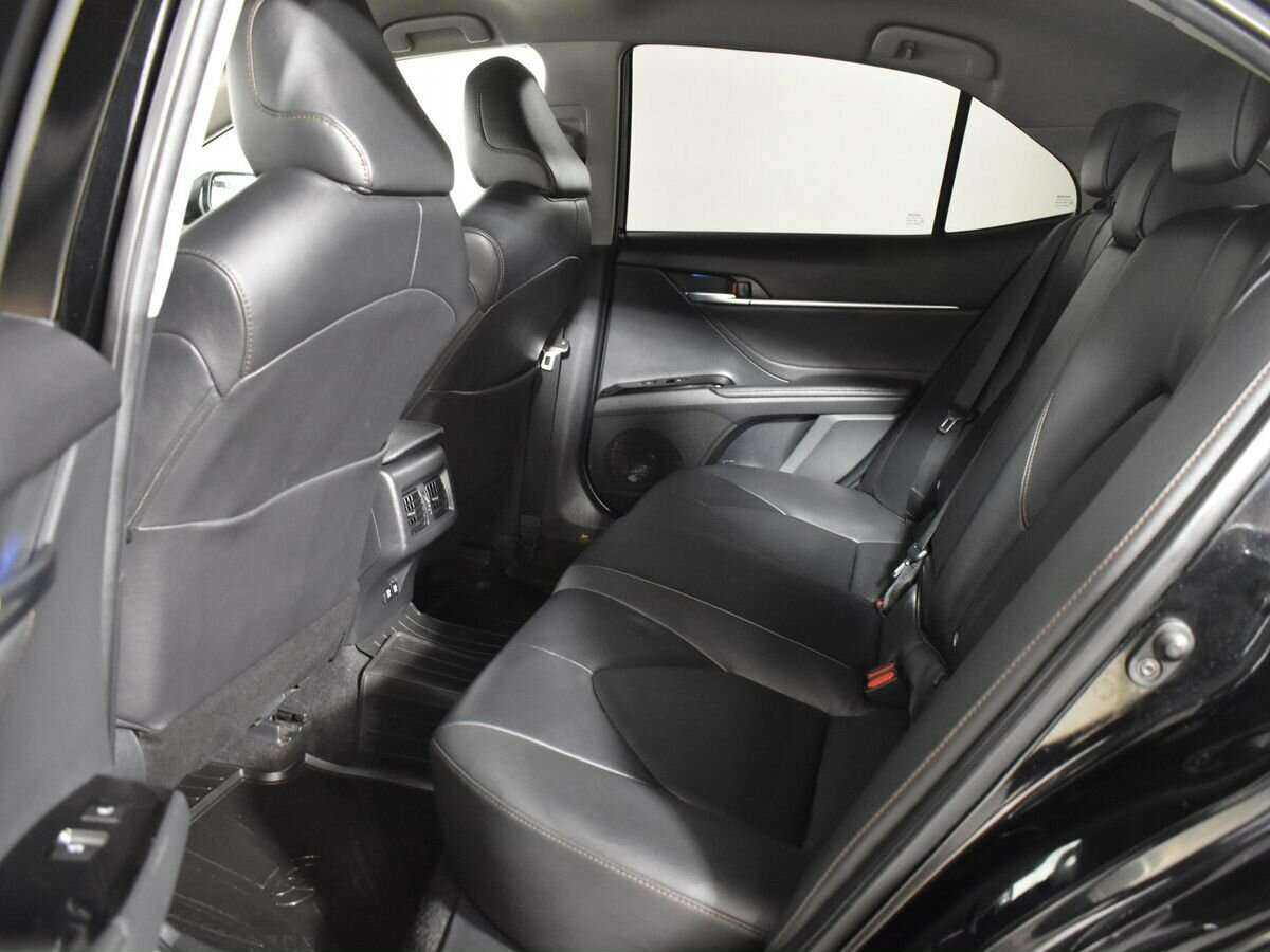 Toyota Camry 2020 года с пробегом. Фото: #8