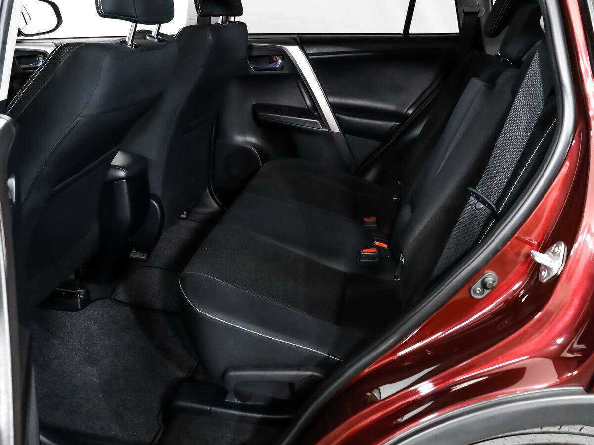 Toyota RAV4 2016 года с пробегом. Фото: #9
