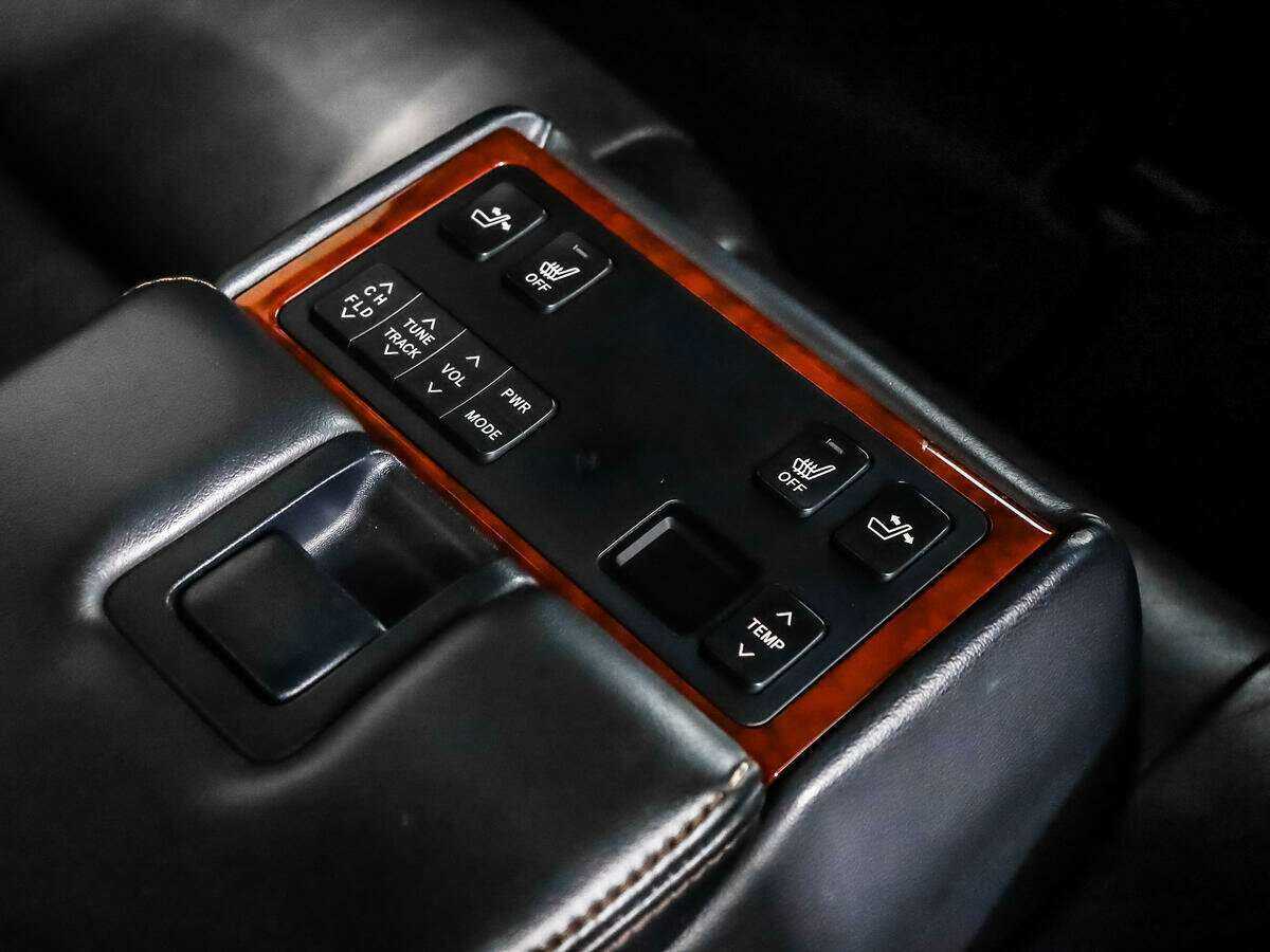 Б/У Тойота Камри 2012 года. Фото: #14