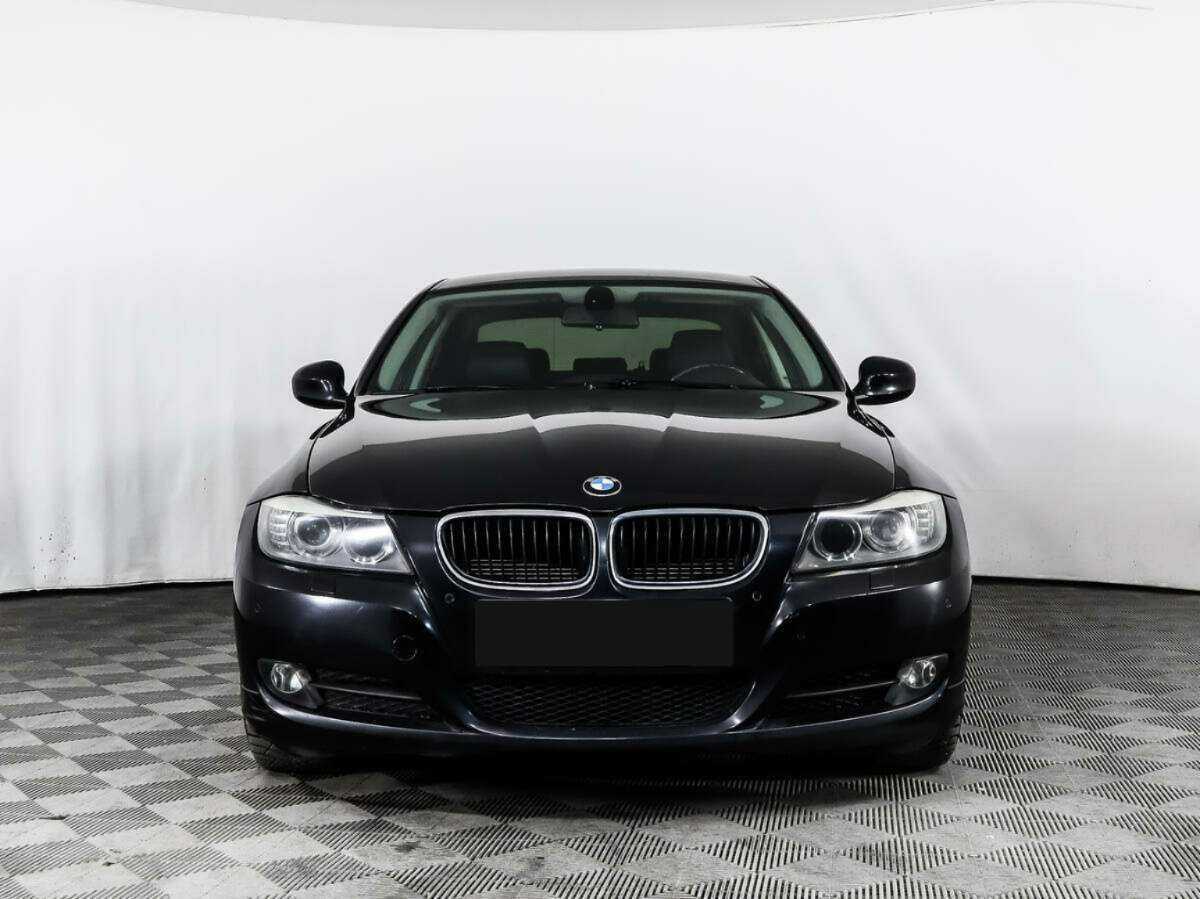 BMW 3 серии 2011 года с пробегом. Фото: #1