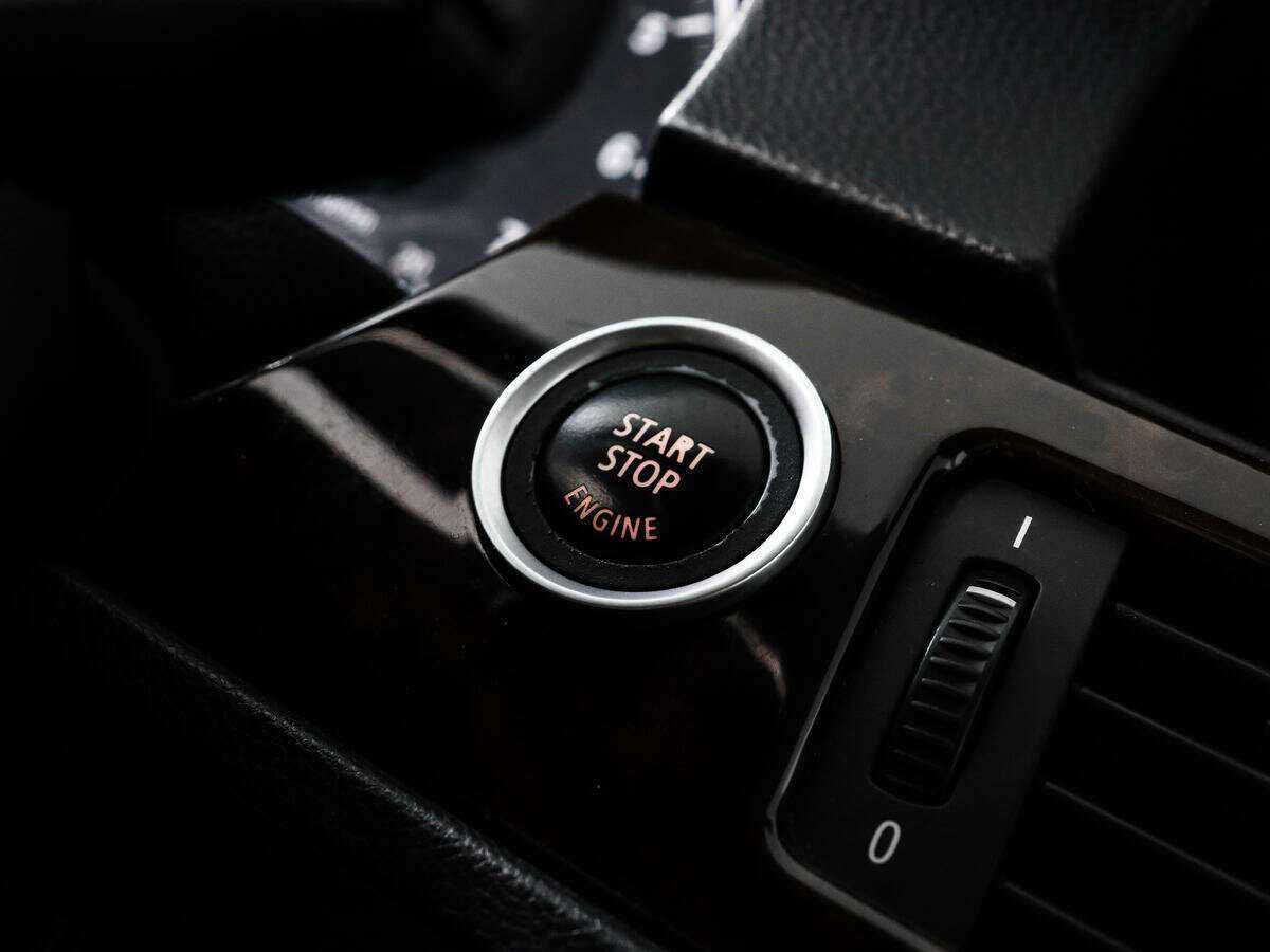 BMW 3 серии 2011 года с пробегом. Фото: #10