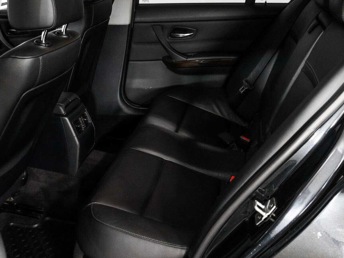 BMW 3 серии 2011 года с пробегом. Фото: #11