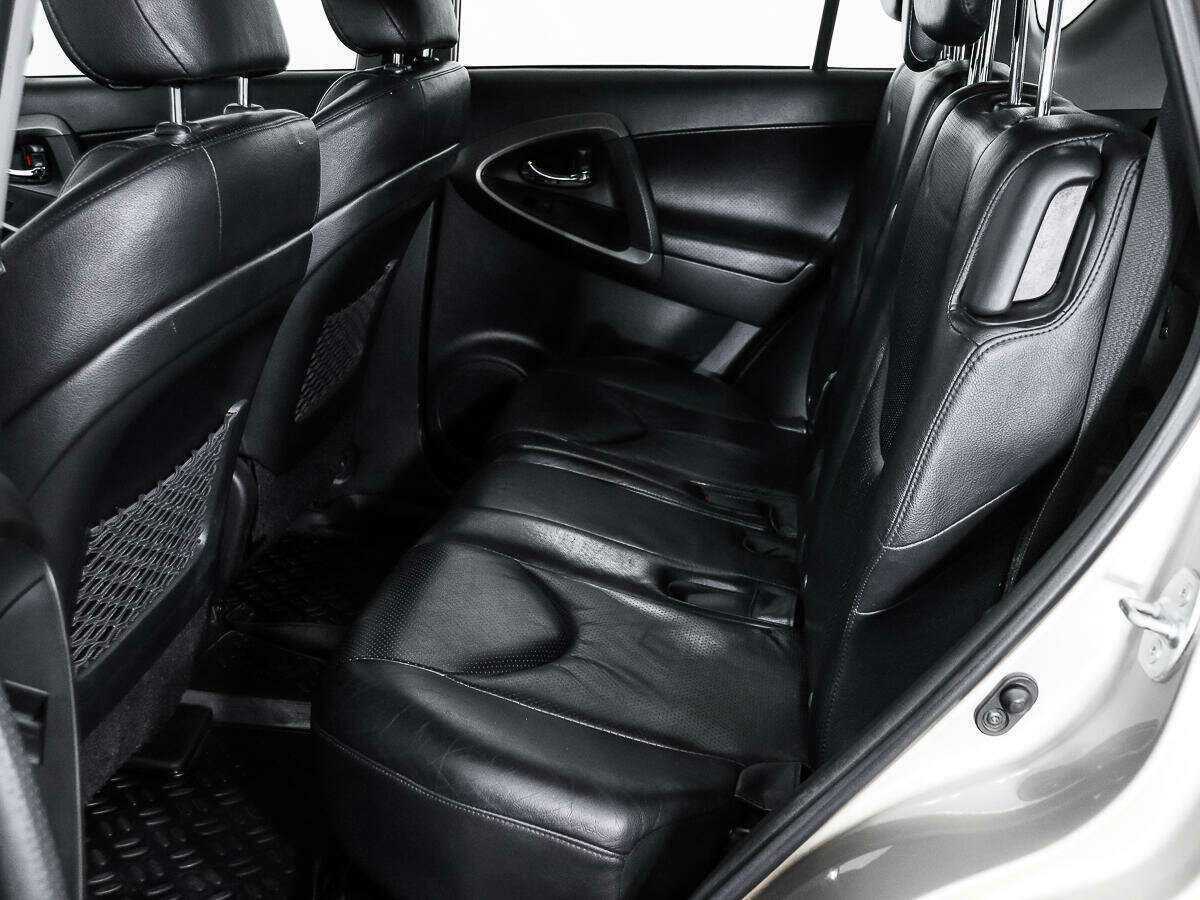 Toyota RAV4 2010 года с пробегом. Фото: #11