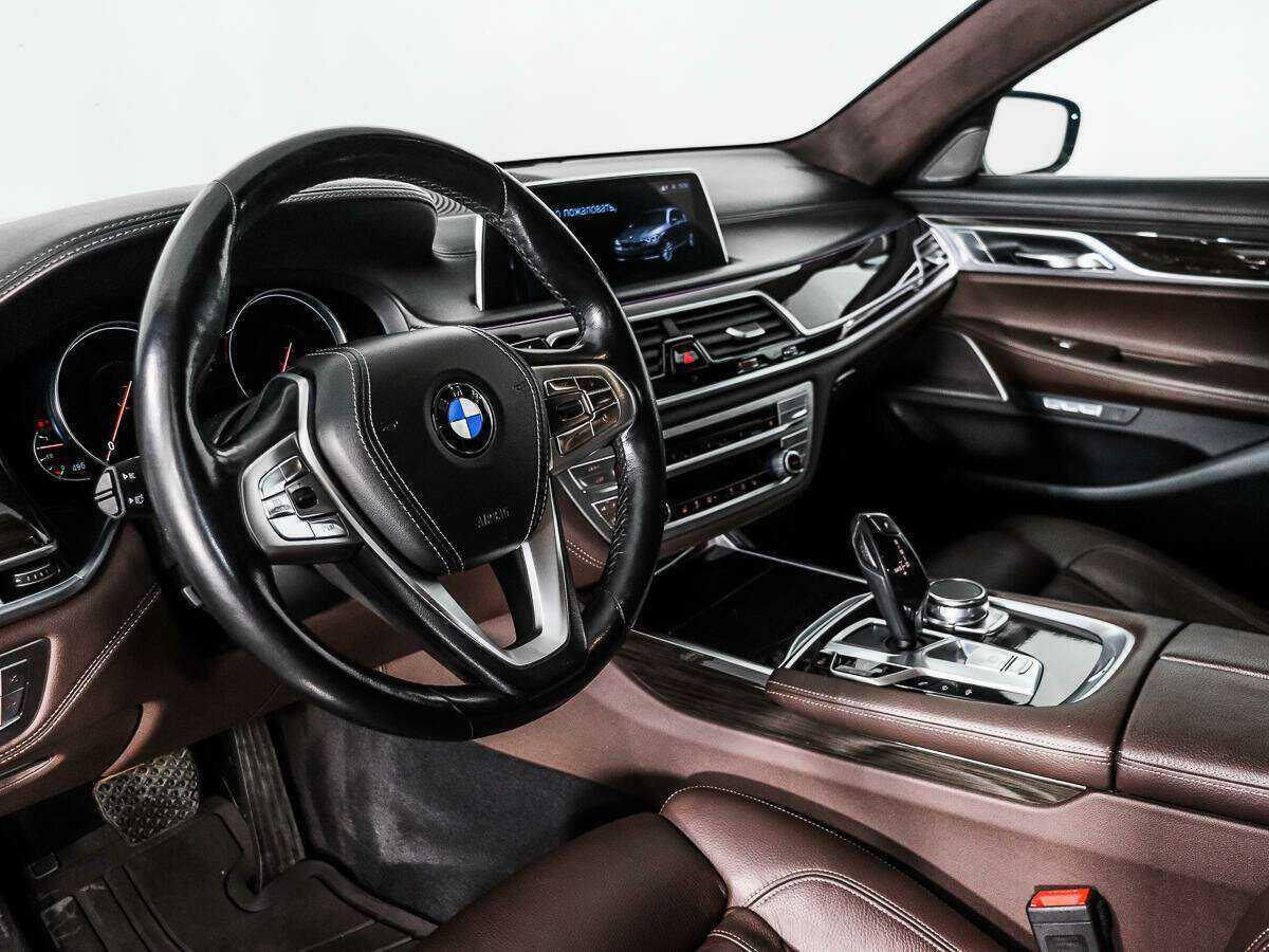 BMW 7 серии 2016 года с пробегом. Фото: #8