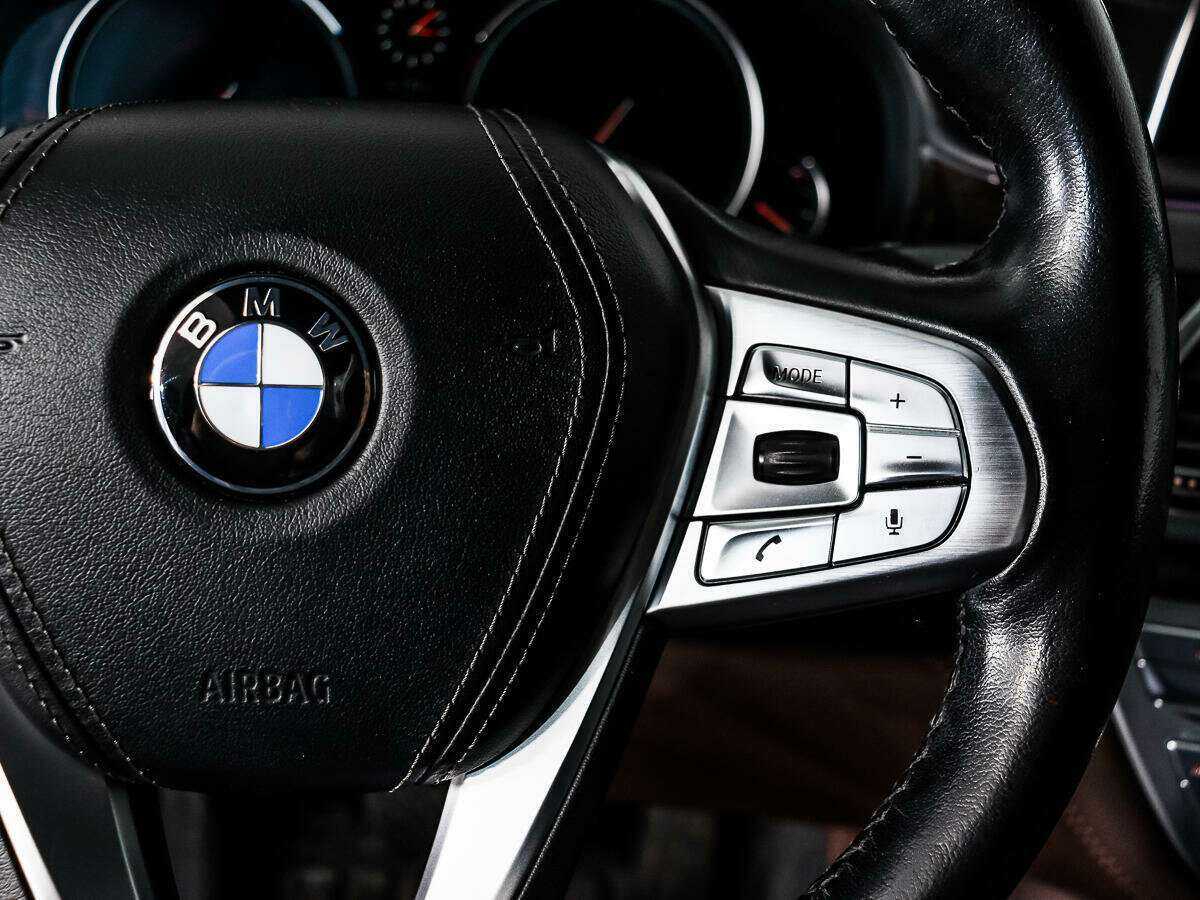 BMW 7 серии 2016 года с пробегом. Фото: #12