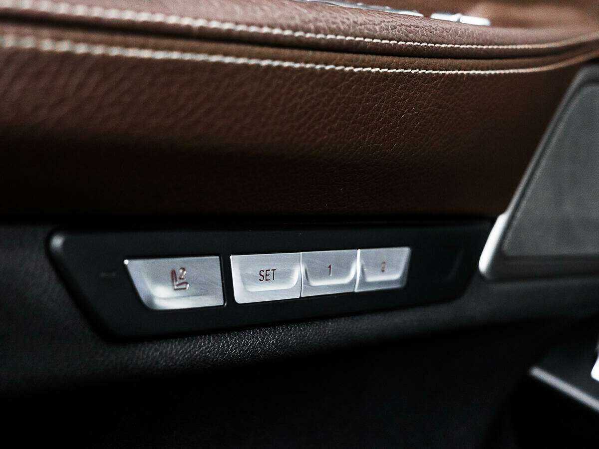 BMW 7 серии 2016 года с пробегом. Фото: #13