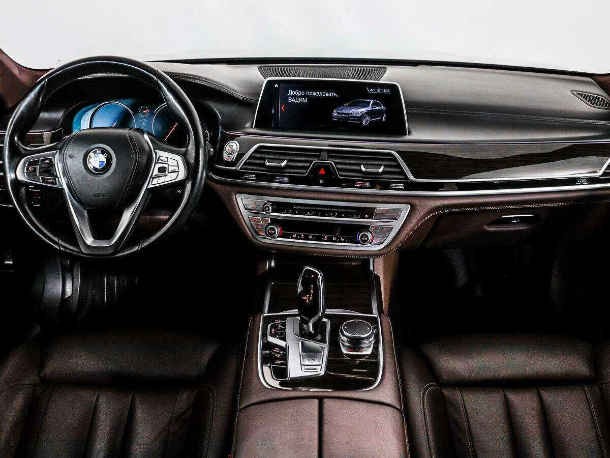 BMW 7 серии 2016 года с пробегом. Фото: #16