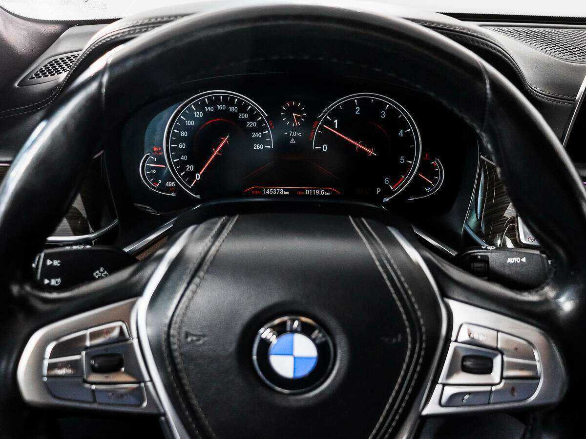 BMW 7 серии 2016 года с пробегом. Фото: #21