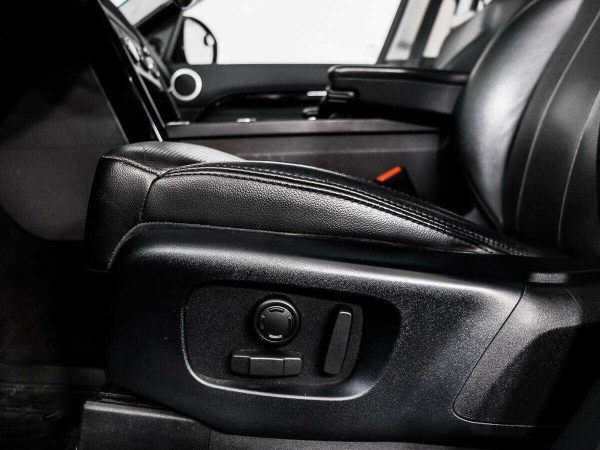 Land Rover Discovery 2018 года с пробегом. Фото: #9