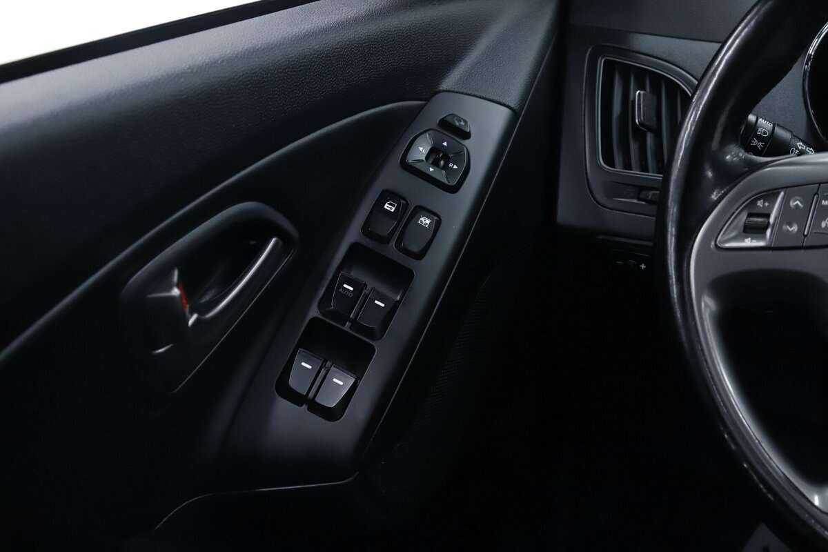 Б/У Хендай ай-икс35 2015 года. Фото: #9