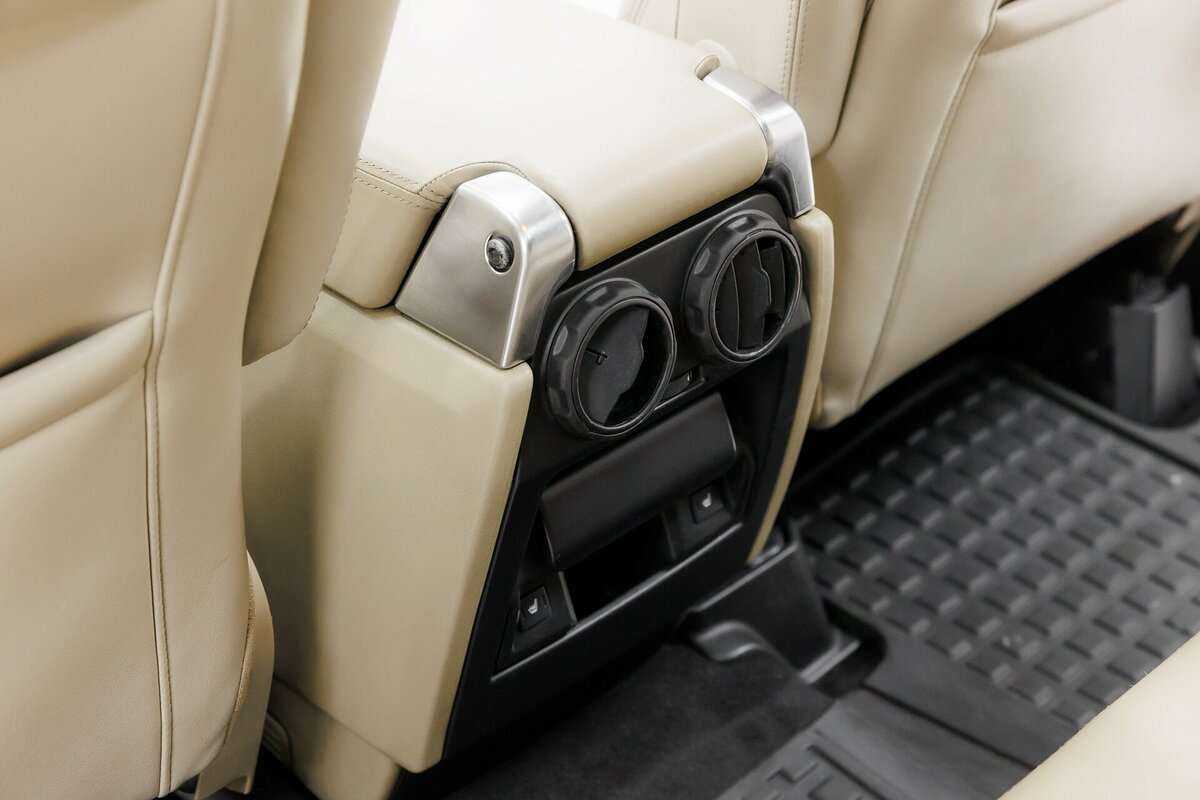 Land Rover Discovery 2009 года с пробегом. Фото: #18