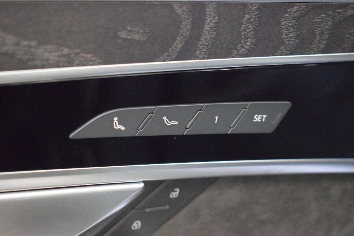 Audi A8 2019 года с пробегом. Фото: #12