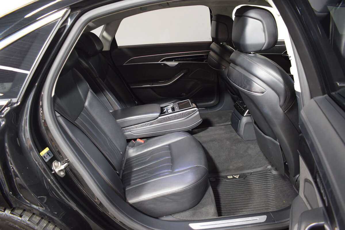 Audi A8 2019 года с пробегом. Фото: #16
