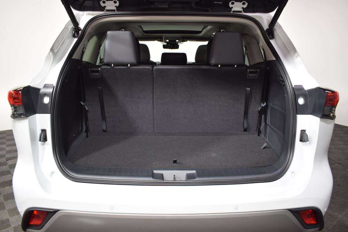 Toyota Highlander 2023 года с пробегом. Фото: #7