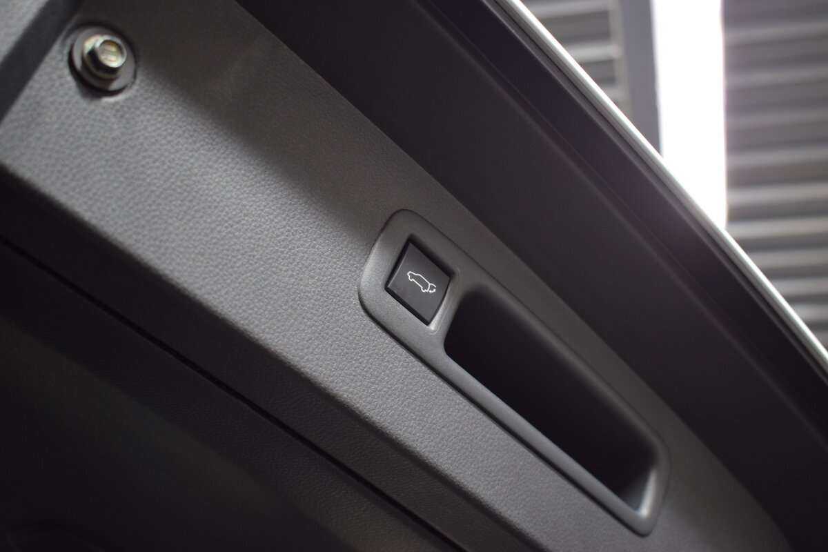 Toyota Highlander 2023 года с пробегом. Фото: #8