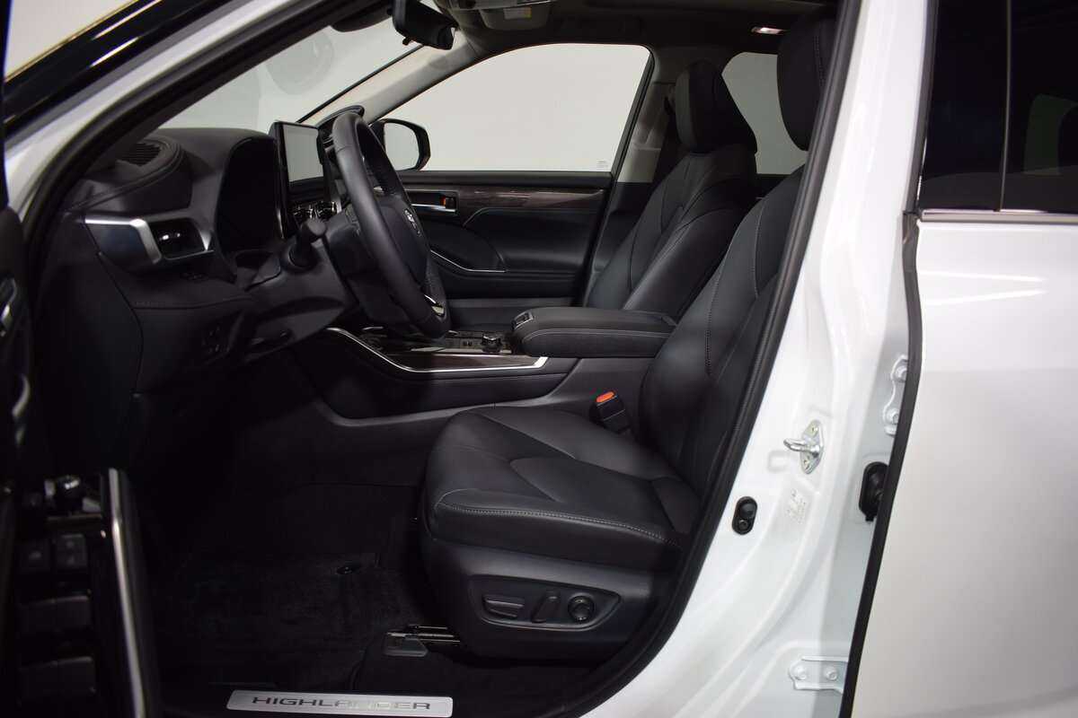 Toyota Highlander 2023 года с пробегом. Фото: #14