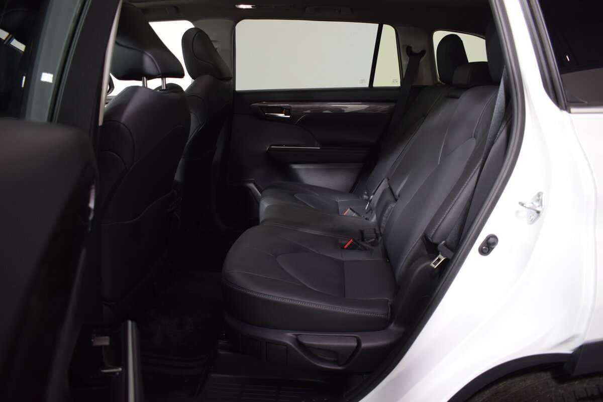 Toyota Highlander 2023 года с пробегом. Фото: #15