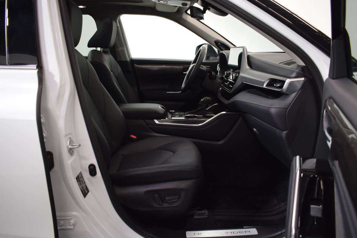 Toyota Highlander 2023 года с пробегом. Фото: #21