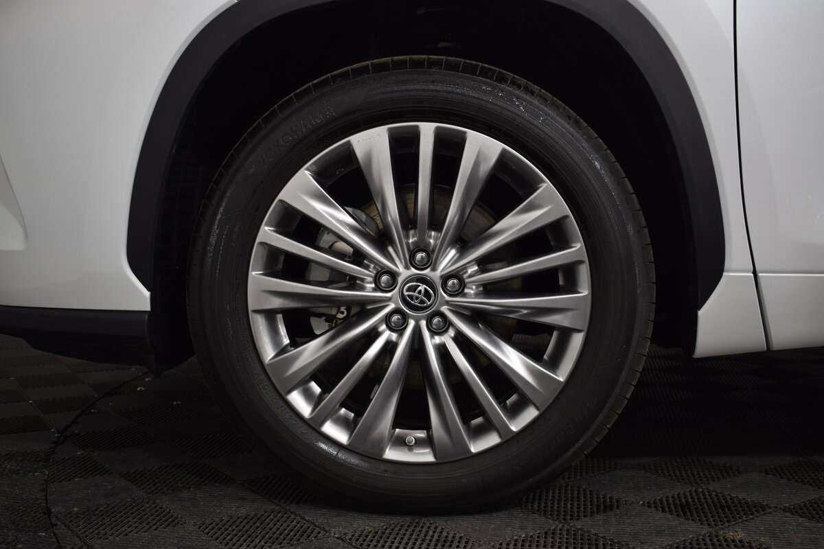 Toyota Highlander 2023 года с пробегом. Фото: #36