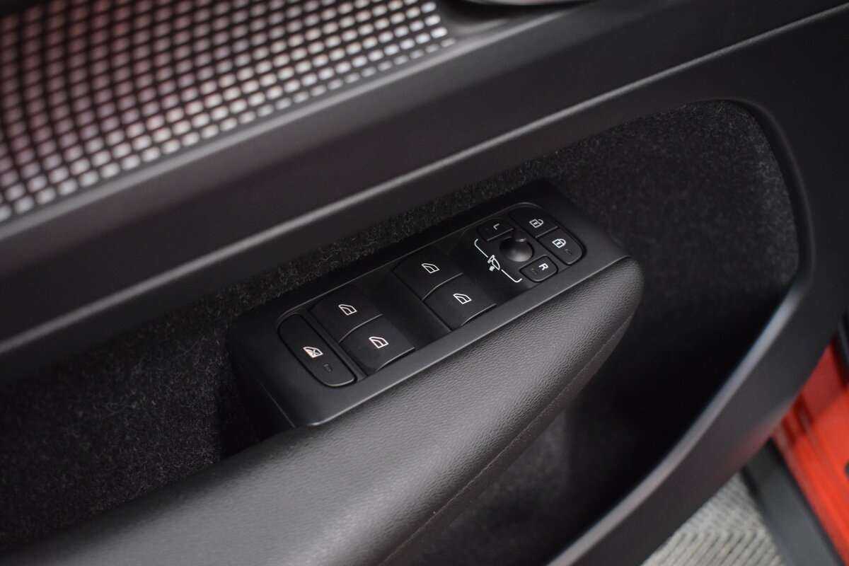 Volvo XC40 2019 года с пробегом. Фото: #12