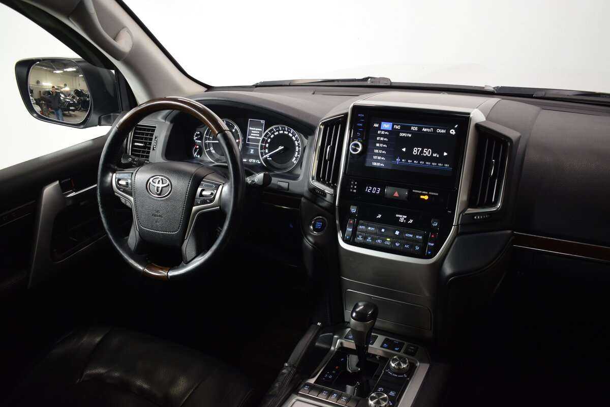 Toyota Land Cruiser 2015 года с пробегом. Фото: #9